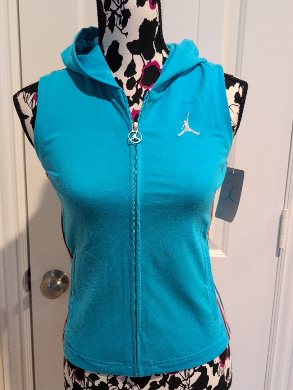 Jordan Girls Turquise Sleeveless Zip-Up Hoodie Size Large (12-14) NWT